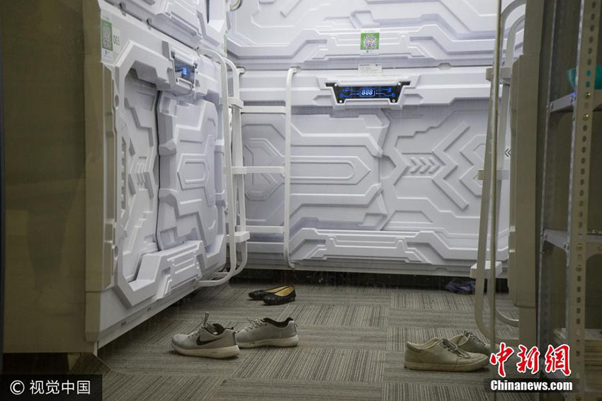 “Hotel-cápsula” oferece espaço de descanso compartilhado em Beijing