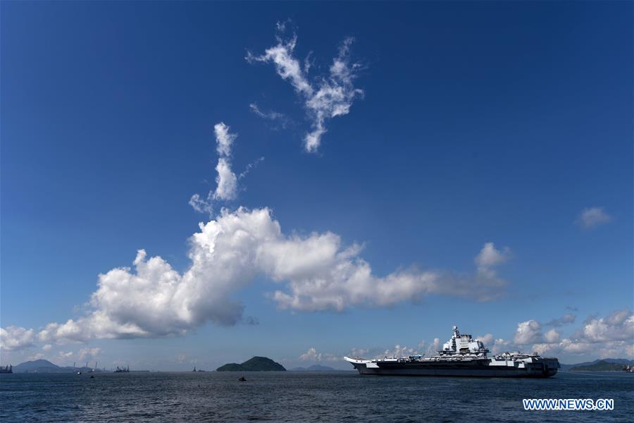 Porta-aviões Liaoning deixa Hong Kong após visita de cinco dias