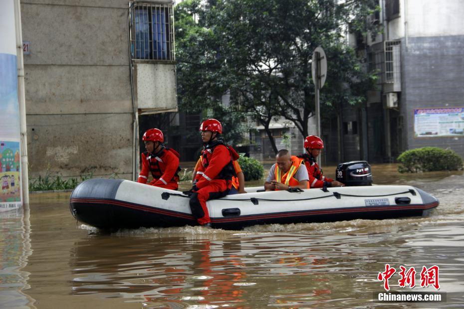 Inundações no sul da China afetam 80 mil pessoas