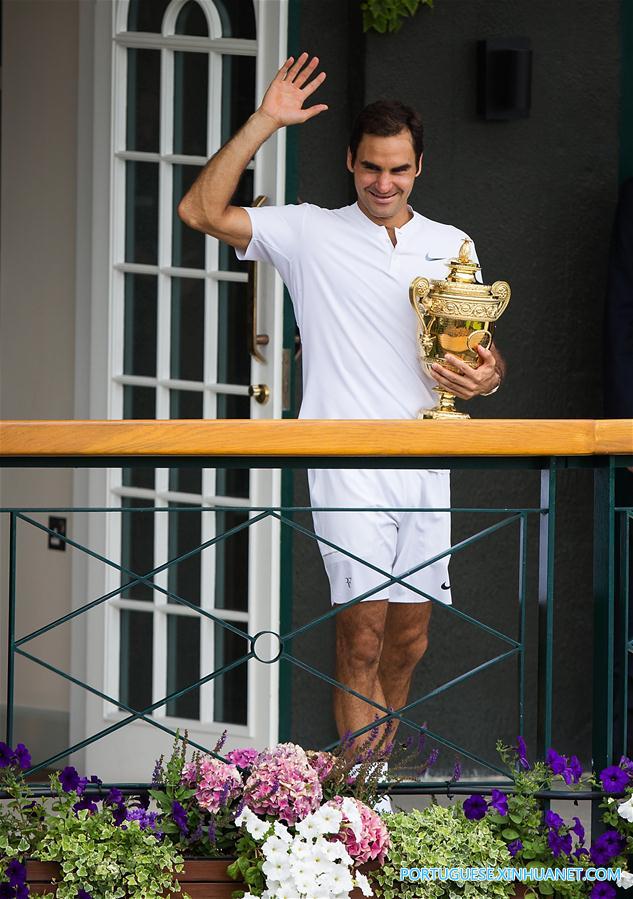 Federer conquista 8º título em Wimbledon