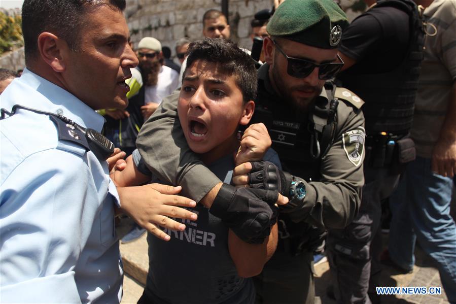 Protesto muçulmano prossegue após reabertura do complexo de Al-Aqsa em Jerusalém