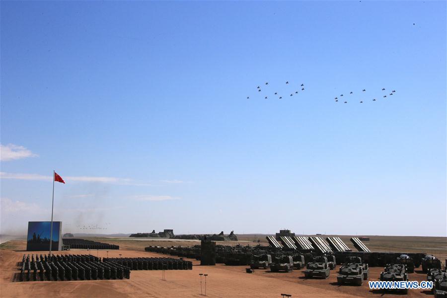 China realiza primeiro desfile pelo Dia do Exército