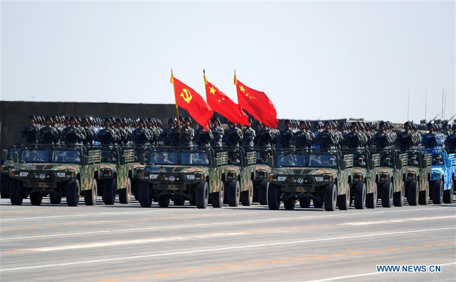 China realiza primeiro desfile pelo Dia do Exército