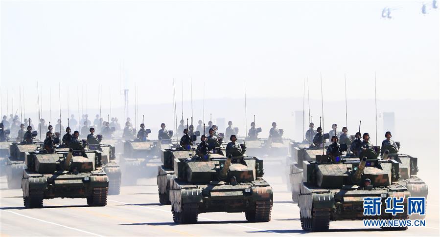 Exército chinês realiza desfile para celebrar 90º aniversário