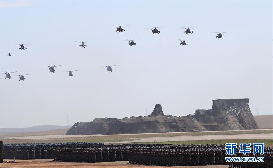 Exército chinês realiza desfile para celebrar 90º aniversário