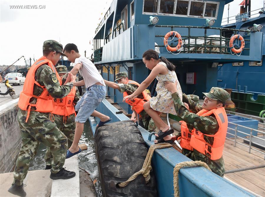 Tufão Naset atinge província chinesa de Fujian