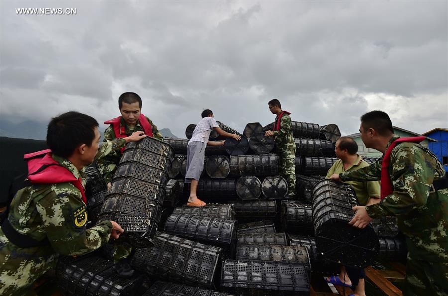 Tufão Naset atinge província chinesa de Fujian