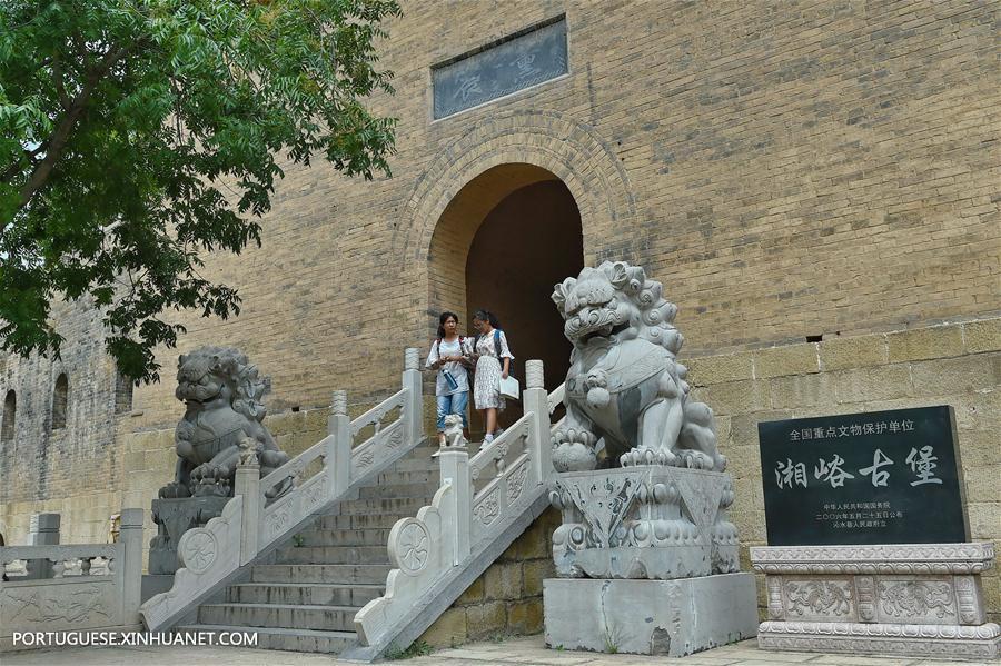 Castelo antigo em Shanxi atrai turistas, no norte da China