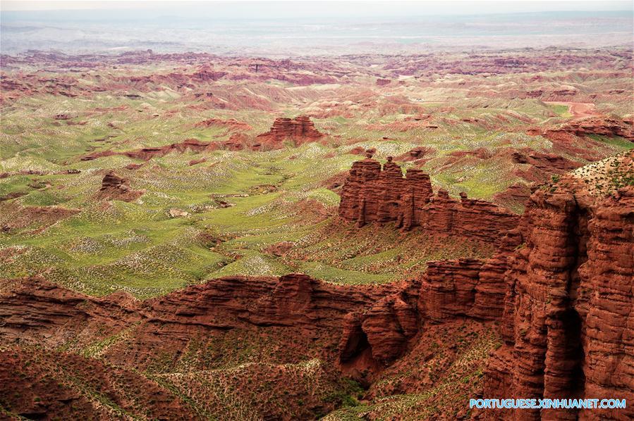 Cenário do Cânion Pingshanhu em Gansu, no noroeste da China