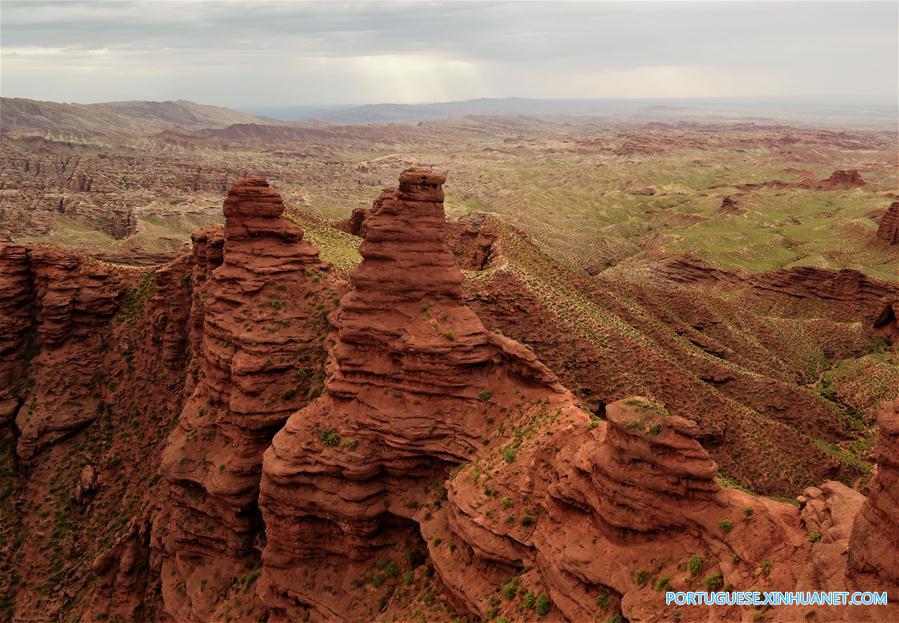 Cenário do Cânion Pingshanhu em Gansu, no noroeste da China