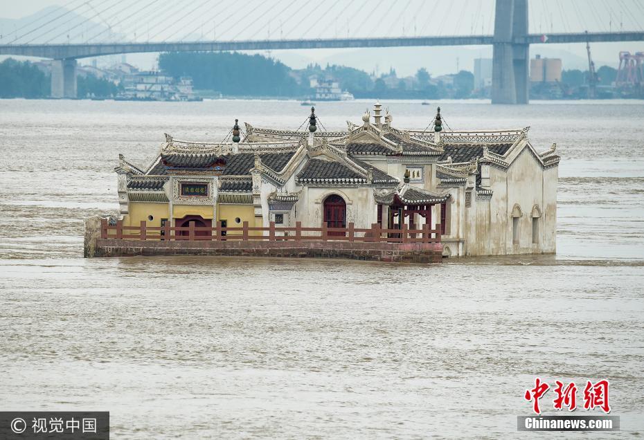 Templo ressurge após inundações em Hubei