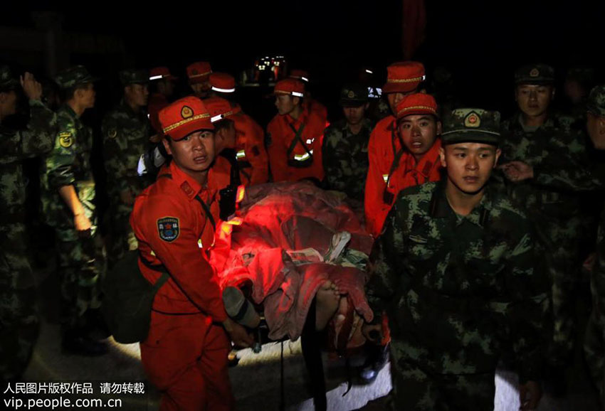 Forte terremoto no sudoeste da China deixa pelo menos 13 mortos e 175 feridos