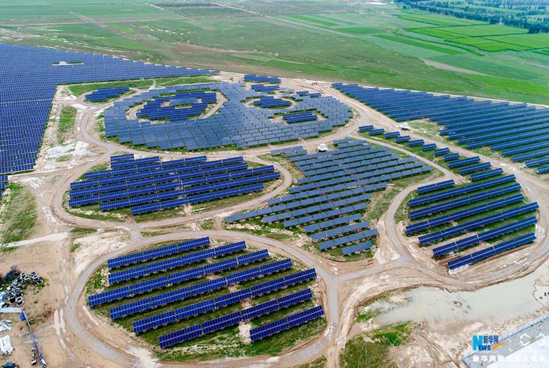 Usina fotovoltaica no formato de panda entra em funcionamento no norte da China