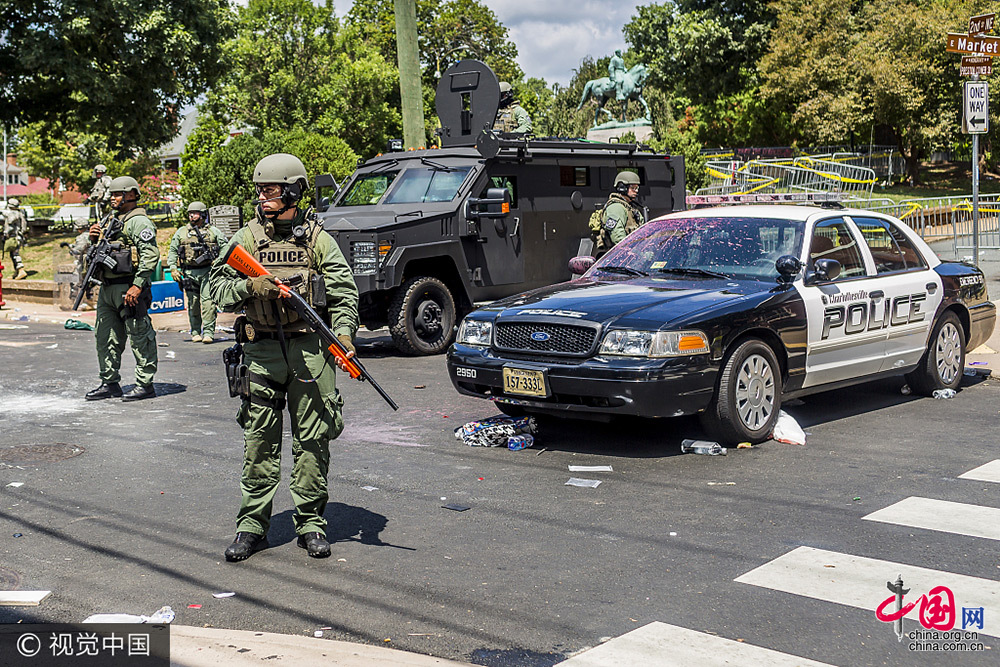 Manifestação supremacista branca na Virgínia causa três mortos e 34 feridos