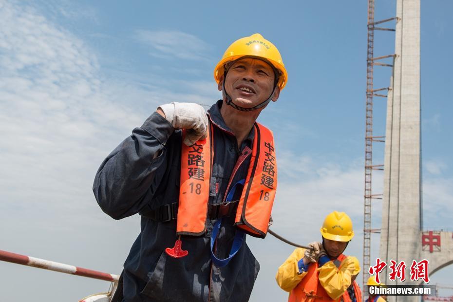 Mega Construção: Concluída a maior ponte em estrutura treliçada de aço da China