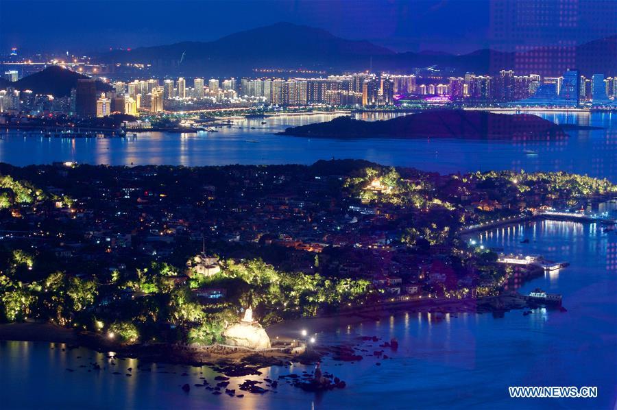 Galeria: vista noturna de Xiamen, cidade anfitriã da cúpula dos BRICS 2017