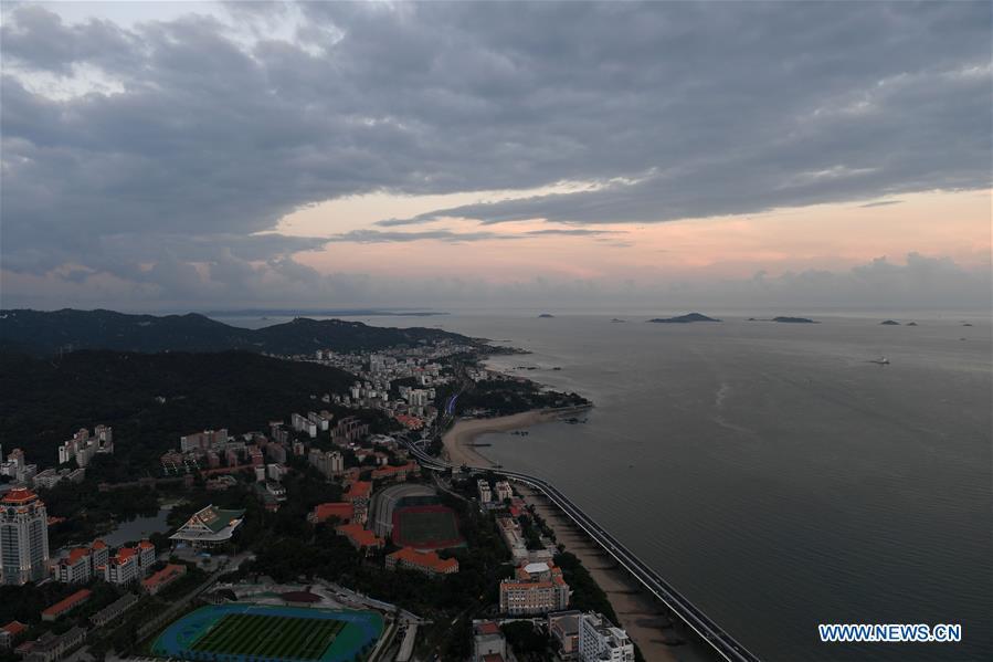 Galeria: vista noturna de Xiamen, cidade anfitriã da cúpula dos BRICS 2017