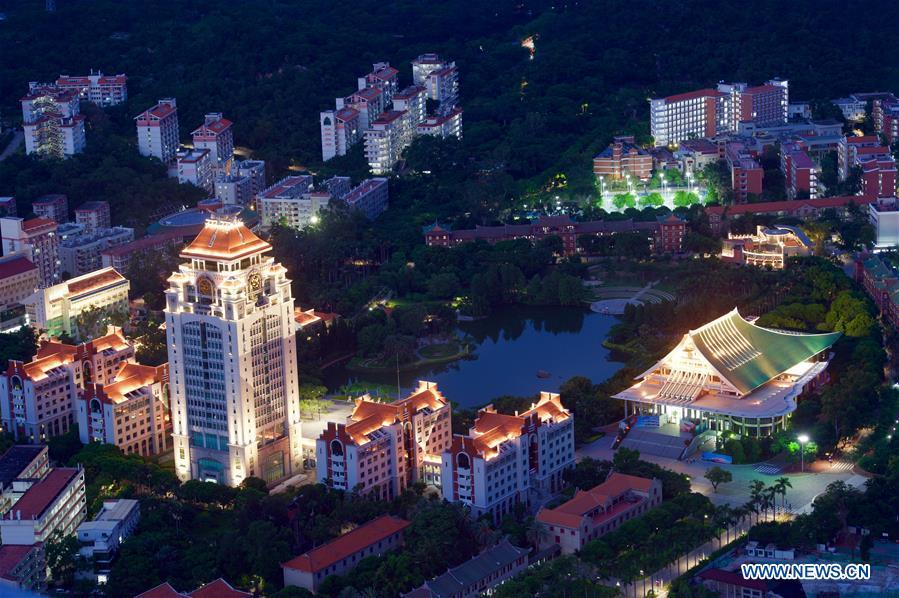 Galeria: vista noturna de Xiamen, cidade anfitriã da cúpula dos BRICS 2017