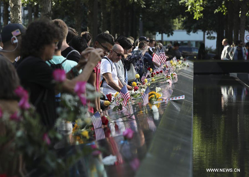 Homenagens prestadas às vítimas do ataque 11 de setembro em Nova Iorque