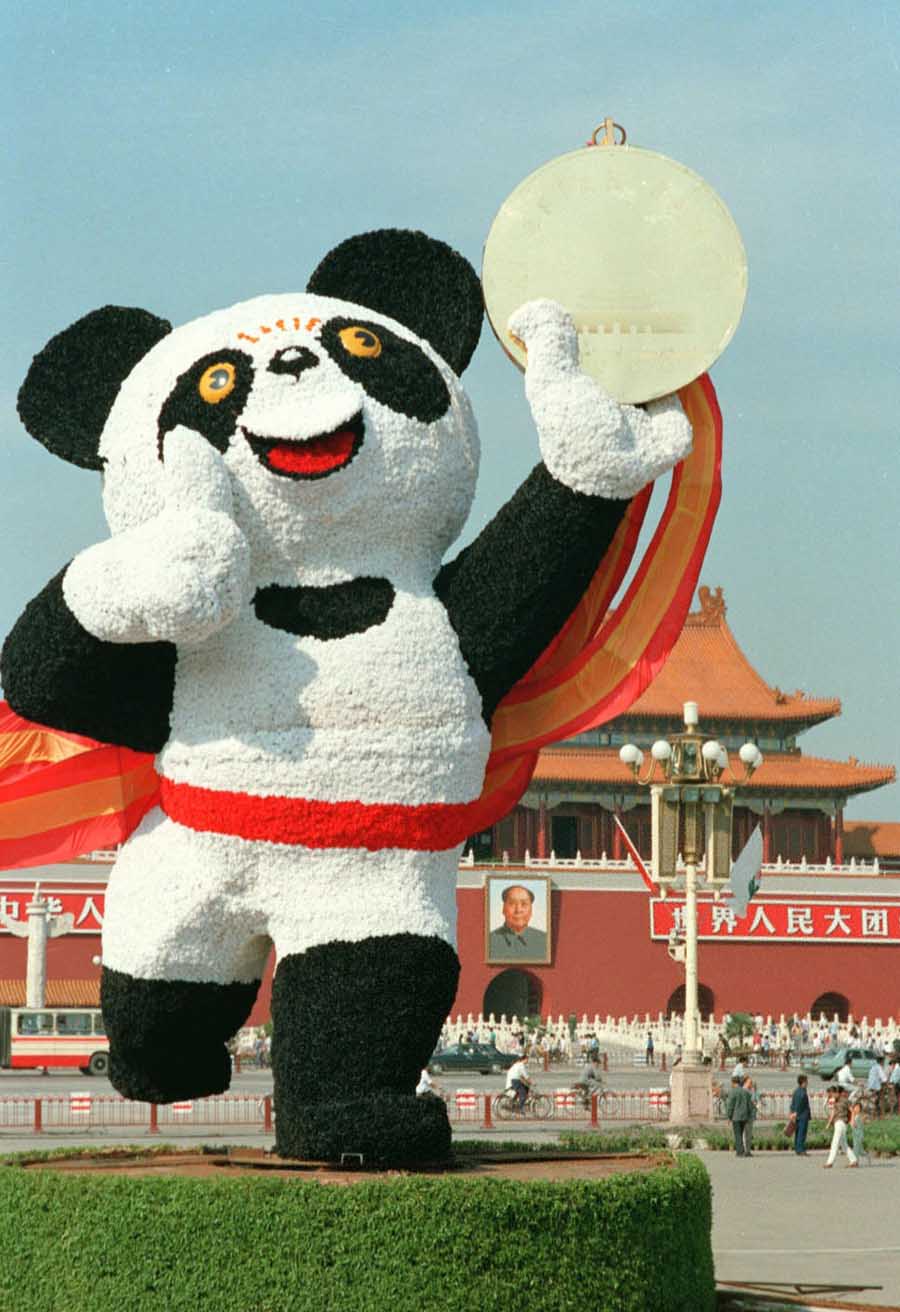 Visitantes prestam homenagem ao panda mais velho do mundo