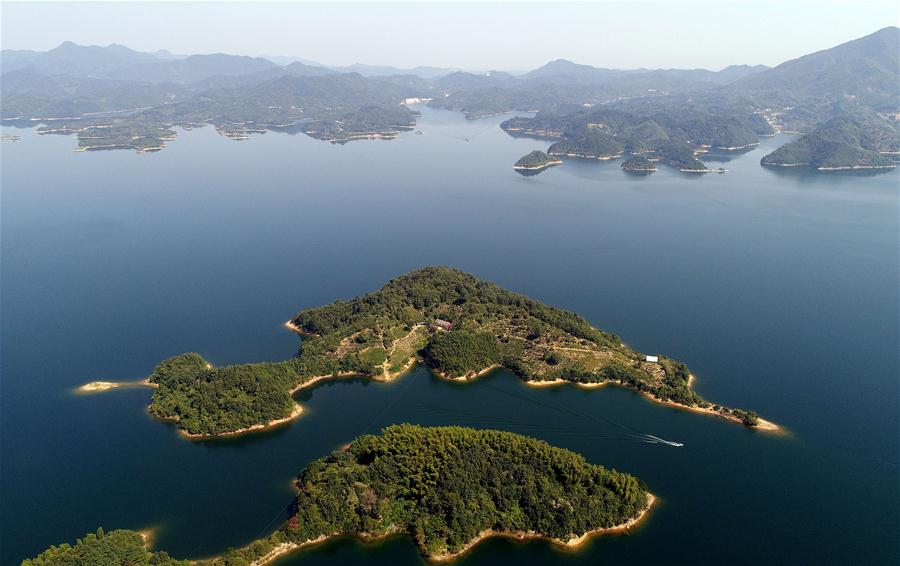 Cenário do reservatório Xianghongdian em Lu'an, no leste da China