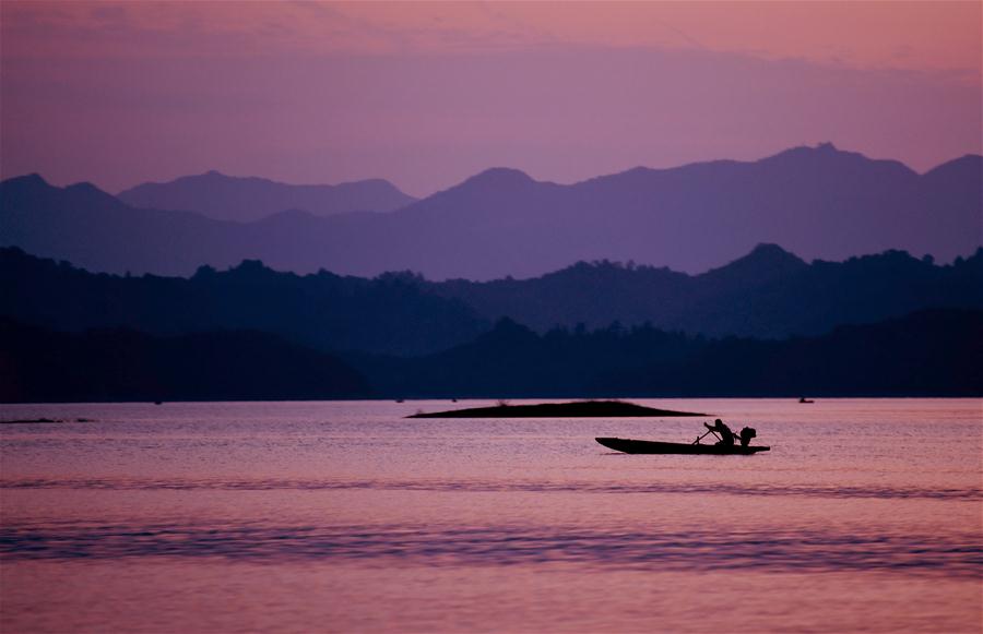 Cenário do reservatório Xianghongdian em Lu'an, no leste da China