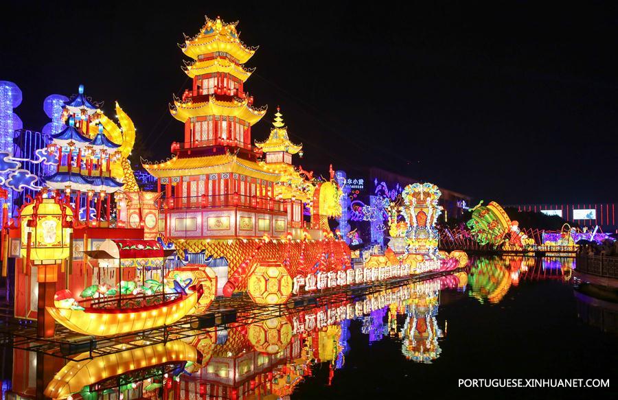 Festival de lanternas em Haining, no leste da China