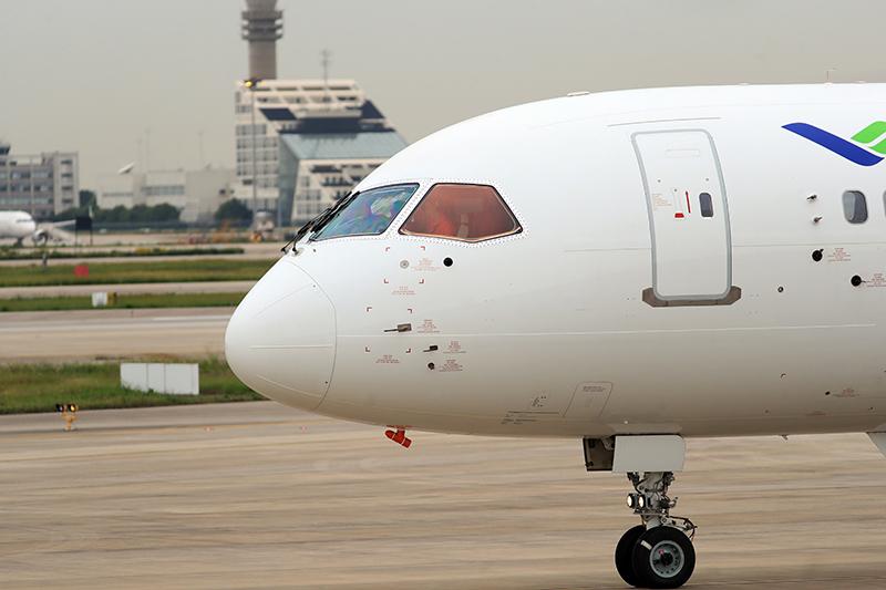 Avião chinês C919 voa dobro do tempo no segundo teste