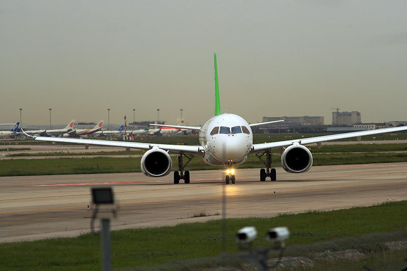 Avião chinês C919 voa dobro do tempo no segundo teste