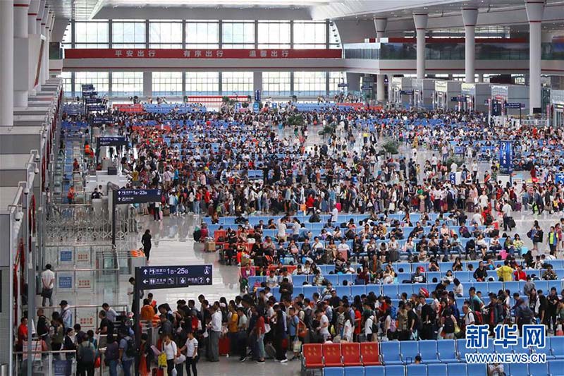 Ferrovias chinesas registram número histórico de passageiros no Dia Nacional