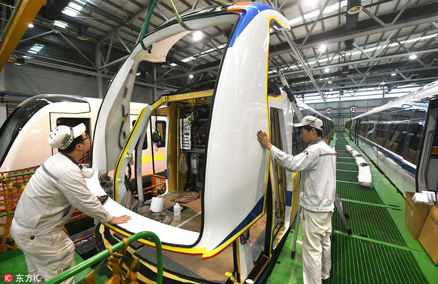 Metrô fabricado na China entra em operação no Paquistão