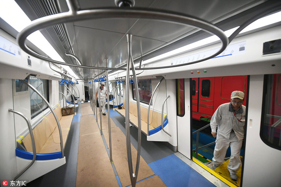 Metrô fabricado na China entra em operação no Paquistão