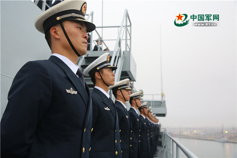 Navio de treinamento da marinha chinesa visita Portugal