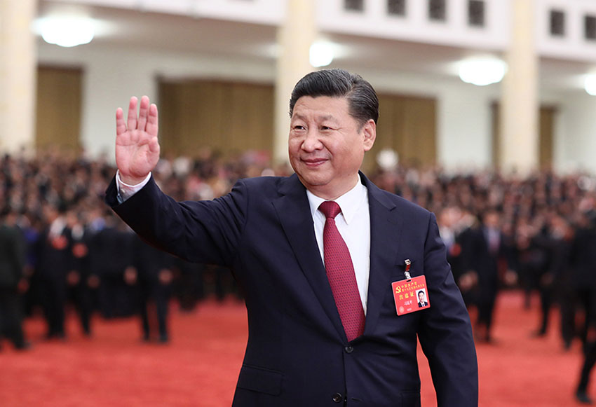 Xi Jinping reúne-se com representantes e participantes do 19º Congresso Nacional do PCCh