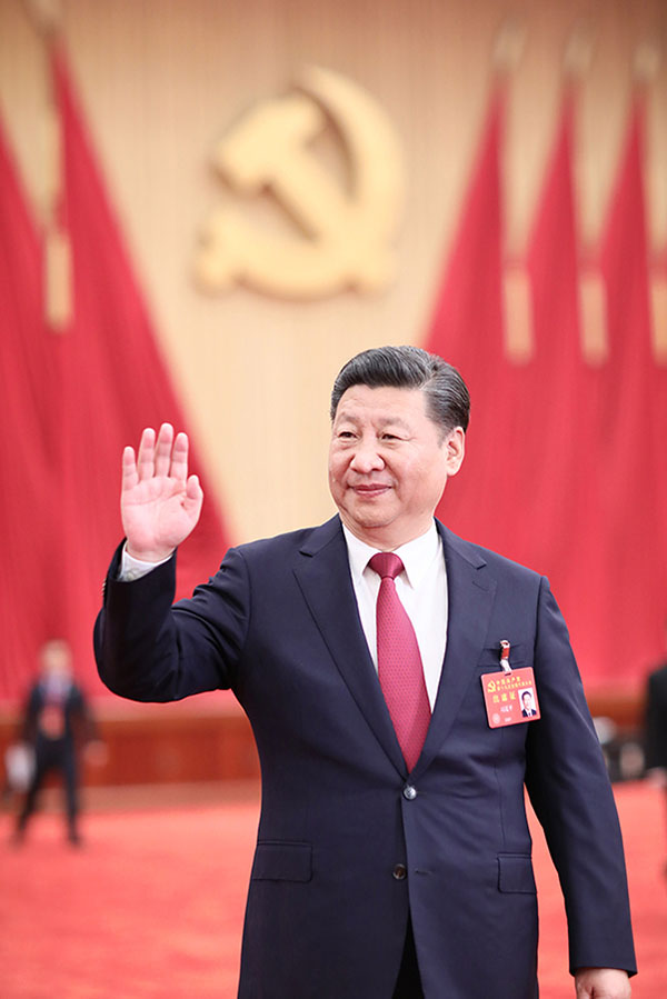 Xi Jinping reúne-se com representantes e participantes do 19º Congresso Nacional do PCCh