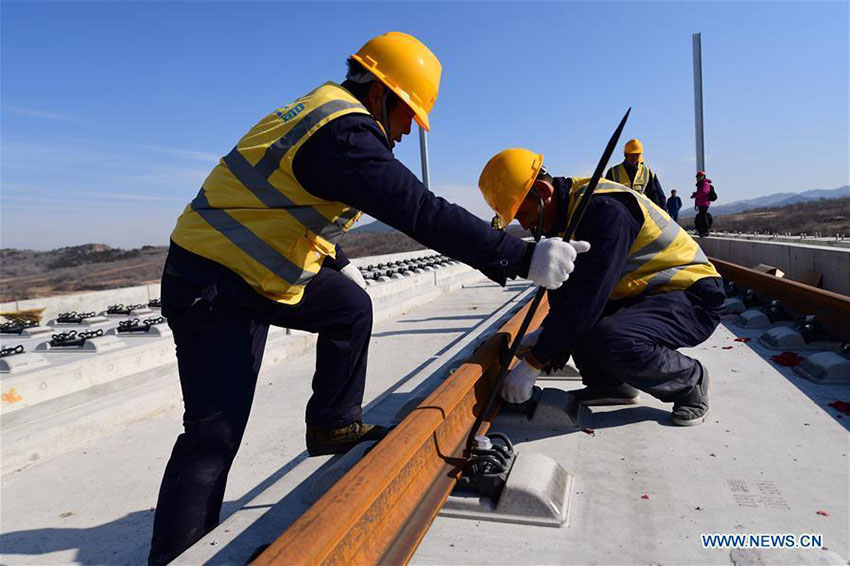 Ferrovia de alta velocidade Beijing-Shenyang mais próxima da sua conclusão