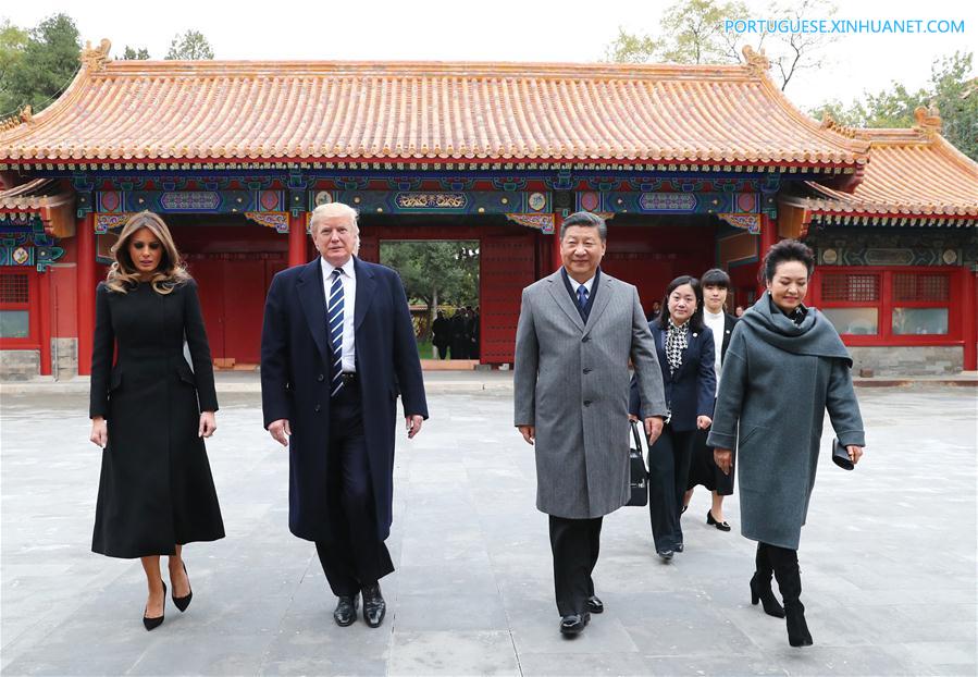 Xi e Trump tomam chá da tarde na Cidade Proibida