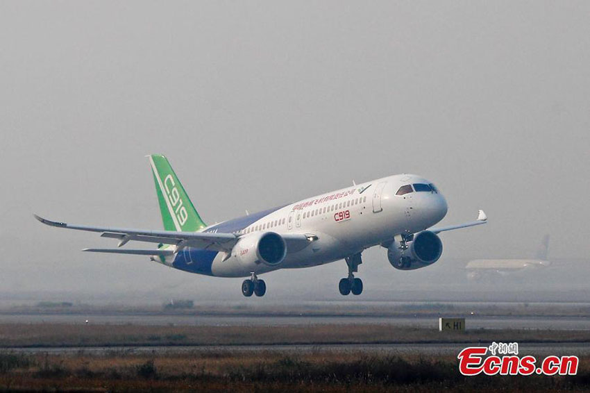 Avião comercial C919 realiza testes finais em Shanghai