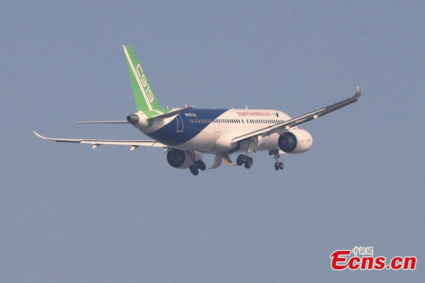 Avião comercial C919 realiza testes finais em Shanghai