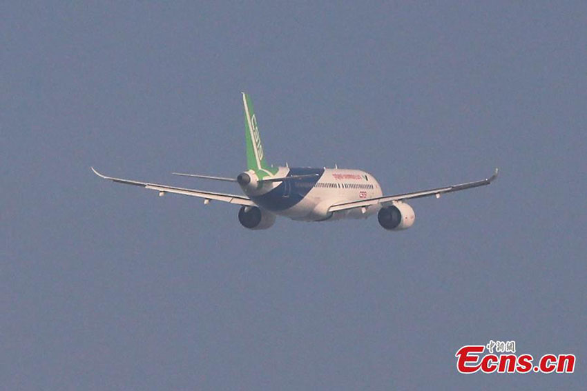 Avião comercial C919 realiza testes finais em Shanghai