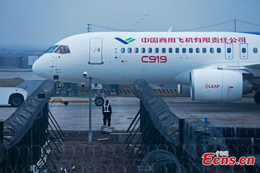 Avião comercial C919 realiza testes finais em Shanghai