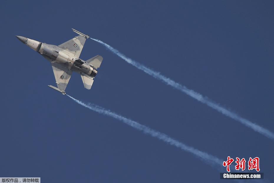 Galeria: Arranca o 15º Show Aéreo de Dubai