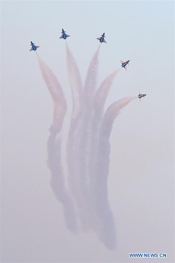 Galeria: Arranca o 15º Show Aéreo de Dubai