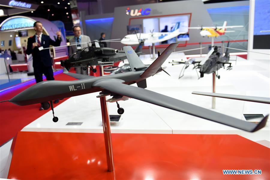 Galeria: maquetes de aeronaves chinesas em exibição no 15º Show Aéreo Bienal de Dubai 