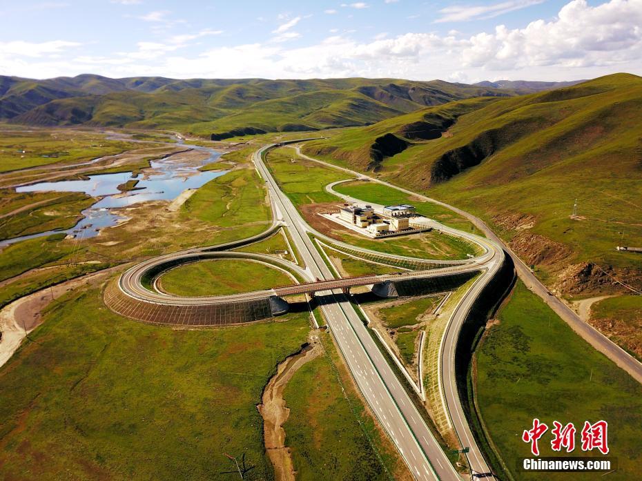 Galeria: Construção de autoestrada a 4.000m de altitude concluída 