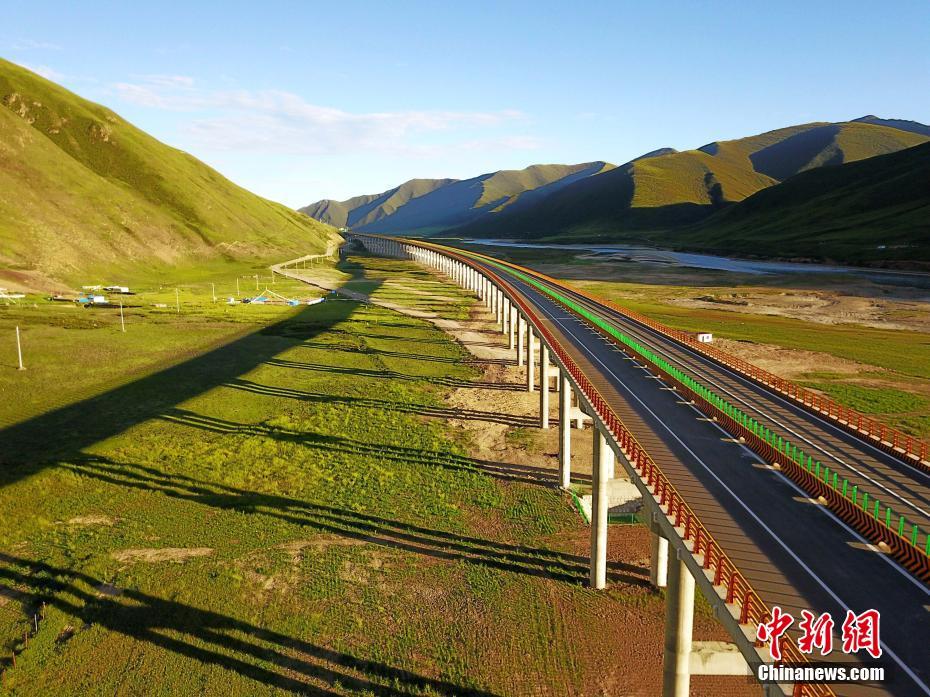 Galeria: Construção de autoestrada a 4.000m de altitude concluída 
