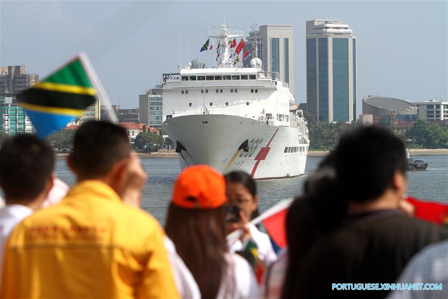 Navio-hospital naval chinês chega à Tanzânia