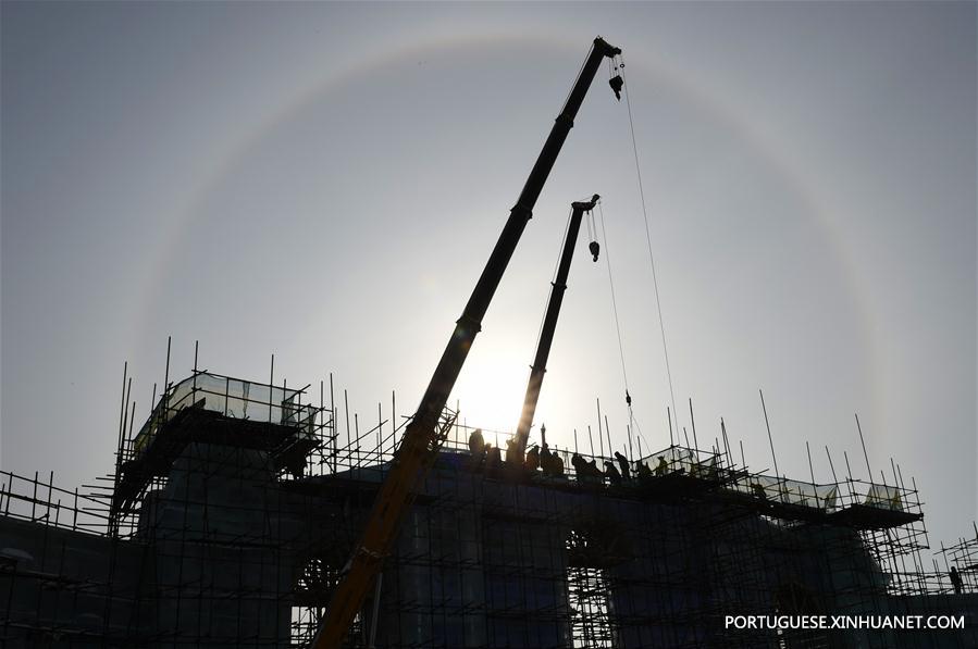 Construção do parque Mundo de Gelo e Neve em Harbin