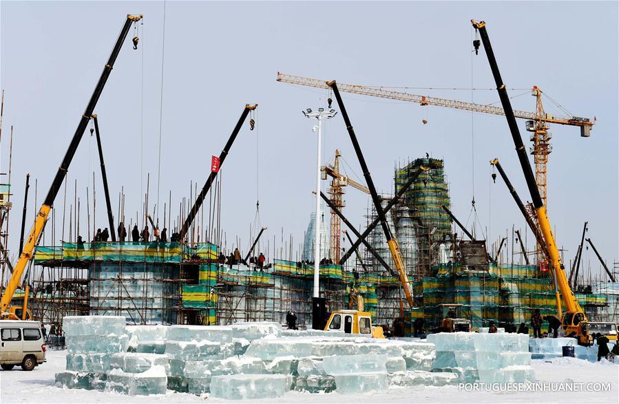 Construção do parque Mundo de Gelo e Neve em Harbin