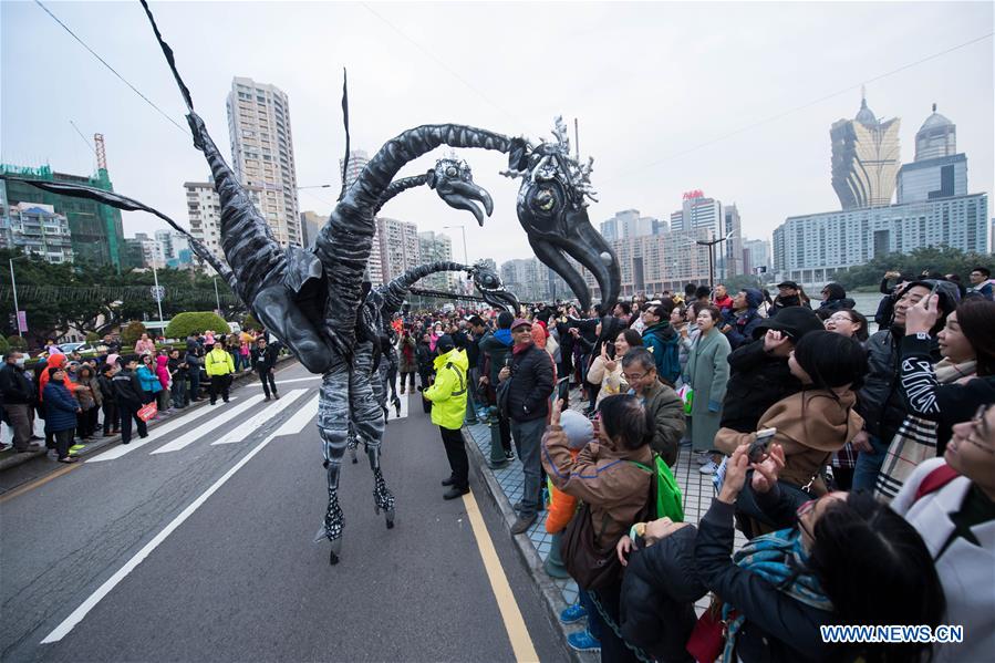 Macau realiza desfile internacional para assinalar 18º aniversário do regresso à pátria